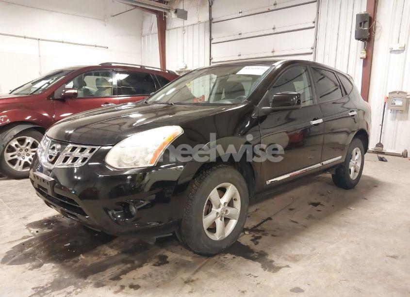 Photo 2 of 2013 Nissan Rogue S (VIN JN8AS5MV2DW143668)