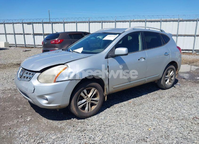Photo 2 of 2013 Nissan Rogue SV (VIN JN8AS5MV2DW143962)