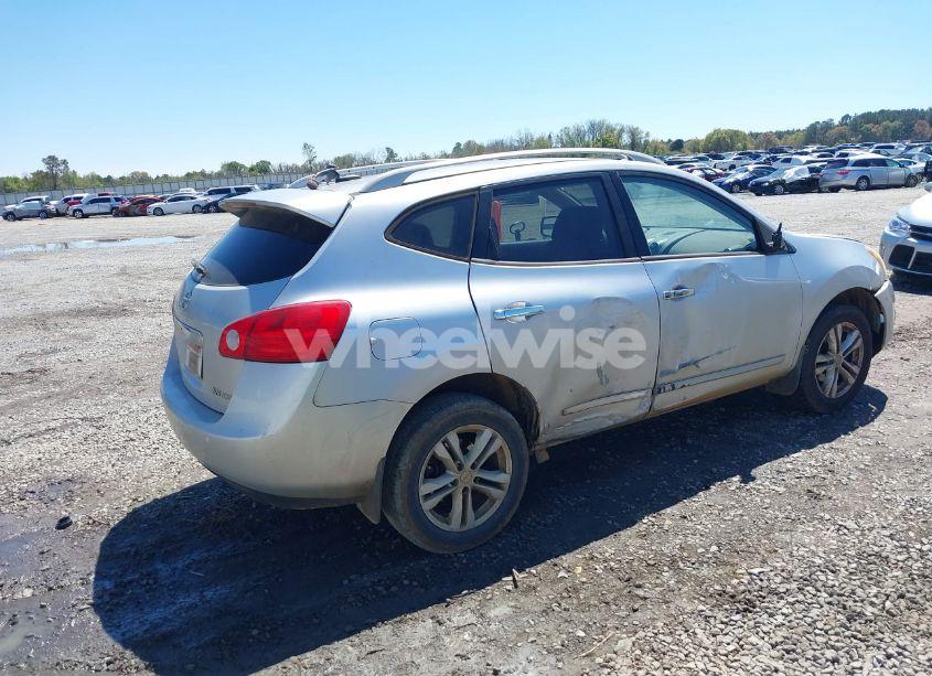 Photo 4 of 2013 Nissan Rogue SV (VIN JN8AS5MV2DW143962)