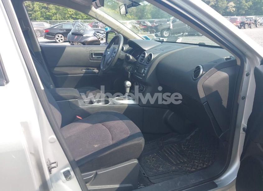 Photo 5 of 2013 Nissan Rogue S (VIN JN8AS5MV2DW616713)