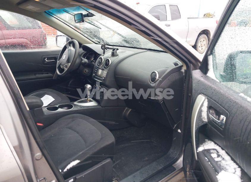 Photo 5 of 2013 Nissan Rogue S (VIN JN8AS5MV2DW650098)