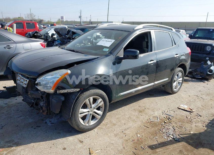 Photo 2 of 2013 Nissan Rogue SV (VIN JN8AS5MV2DW650716)