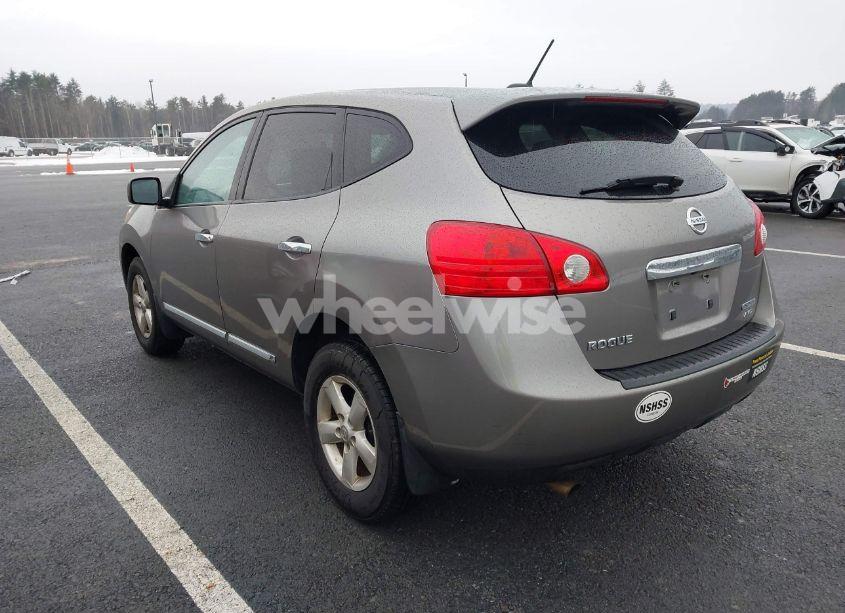 Photo 3 of 2013 Nissan Rogue S (VIN JN8AS5MV2DW660243)