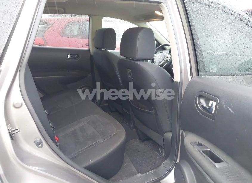 Photo 8 of 2013 Nissan Rogue S (VIN JN8AS5MV2DW660243)