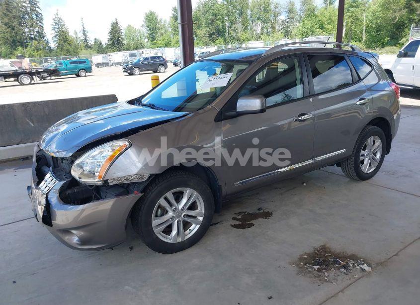 Photo 2 of 2013 Nissan Rogue SV (VIN JN8AS5MV2DW663479)