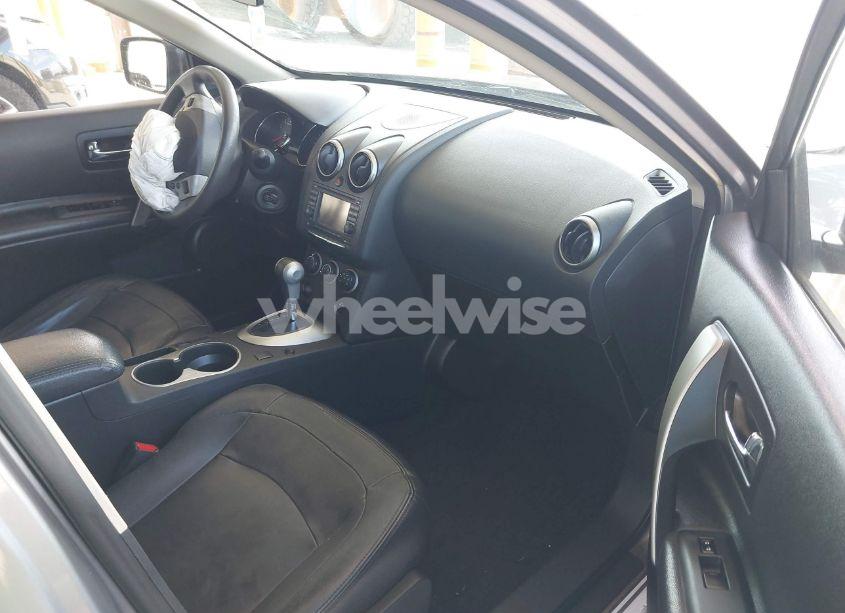 Photo 5 of 2013 Nissan Rogue SV (VIN JN8AS5MV2DW663479)