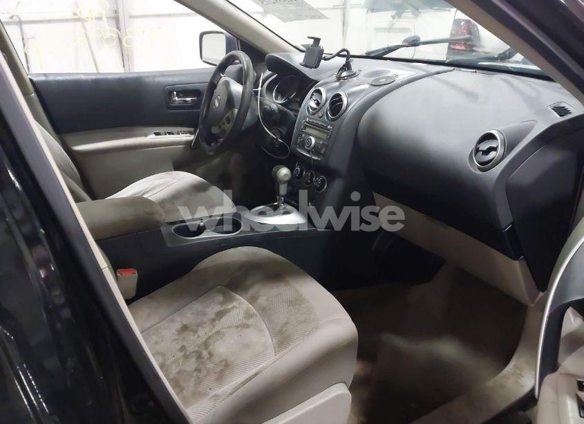 Photo 5 of 2013 Nissan Rogue S (VIN JN8AS5MV2DW663773)