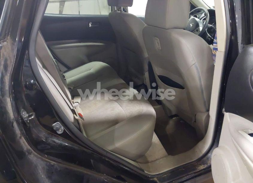 Photo 8 of 2013 Nissan Rogue S (VIN JN8AS5MV2DW663773)