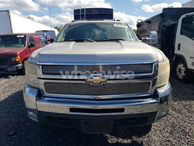 Photo 3 of 2007 CHEVROLET SILVERADO K3500 (VIN JN8AS5MV2DW666219)
