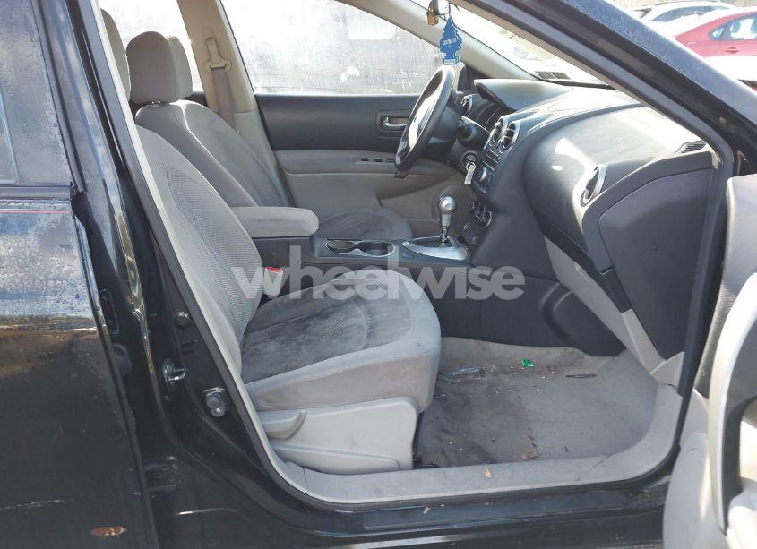 Photo 5 of 2014 Nissan Rogue SELECT S (VIN JN8AS5MV2EW707613)