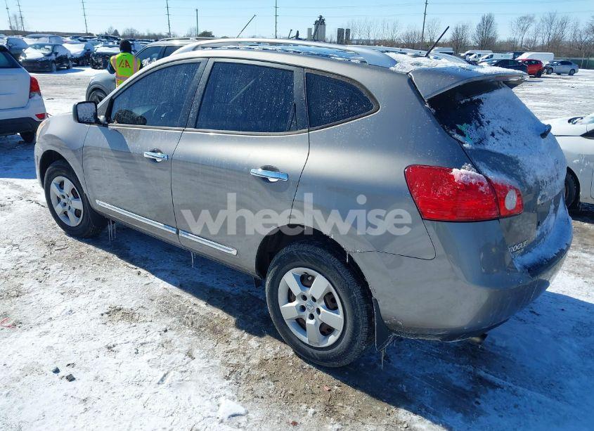 Photo 3 of 2015 Nissan Rogue SELECT S (VIN JN8AS5MV2FW250951)