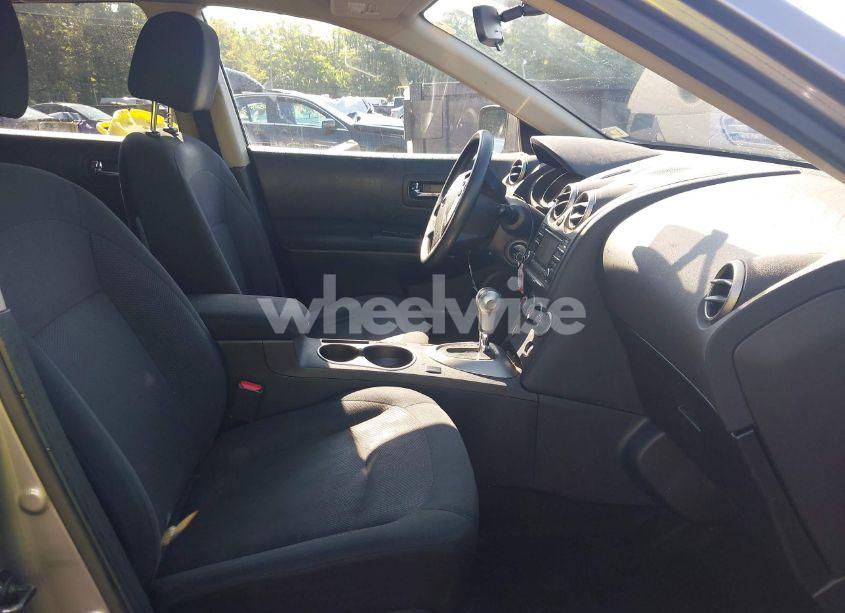 Photo 5 of 2015 Nissan Rogue SELECT S (VIN JN8AS5MV2FW260783)