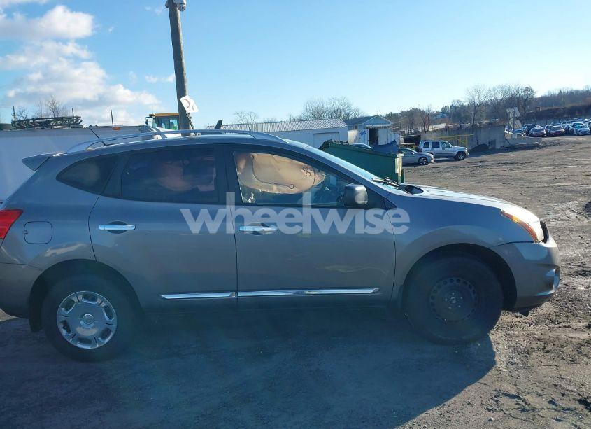 Photo 13 of 2015 Nissan Rogue SELECT S (VIN JN8AS5MV2FW751323)