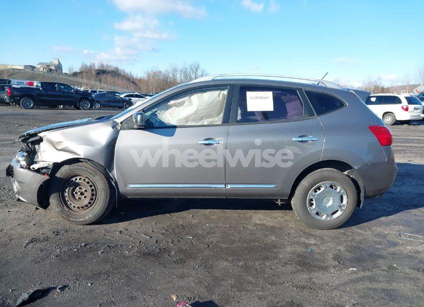 Photo 14 of 2015 Nissan Rogue SELECT S (VIN JN8AS5MV2FW751323)