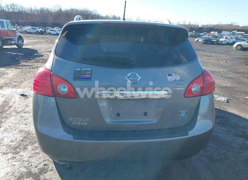 Photo 16 of 2015 Nissan Rogue SELECT S (VIN JN8AS5MV2FW751323)