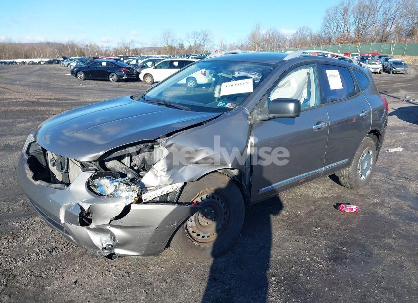 Photo 2 of 2015 Nissan Rogue SELECT S (VIN JN8AS5MV2FW751323)