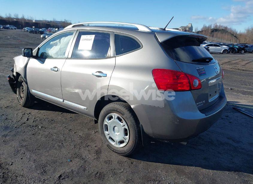 Photo 3 of 2015 Nissan Rogue SELECT S (VIN JN8AS5MV2FW751323)