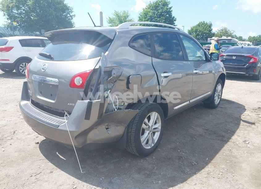 Photo 4 of 2015 Nissan Rogue SELECT S (VIN JN8AS5MV2FW753783)