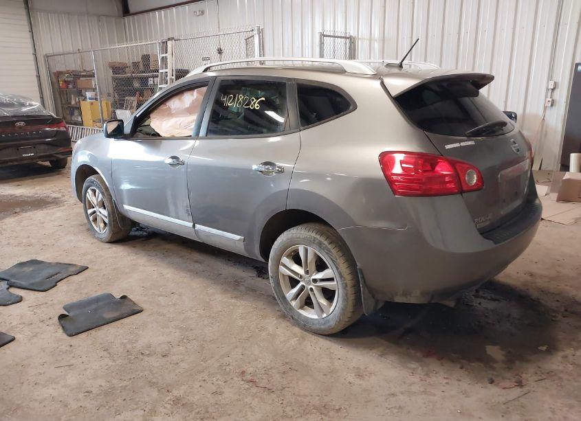 Photo 3 of 2015 Nissan Rogue SELECT S (VIN JN8AS5MV2FW759566)