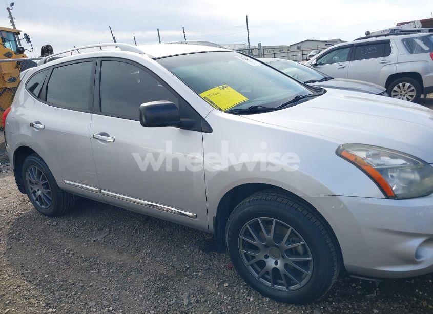 Photo 13 of 2015 Nissan Rogue SELECT S (VIN JN8AS5MV2FW766615)