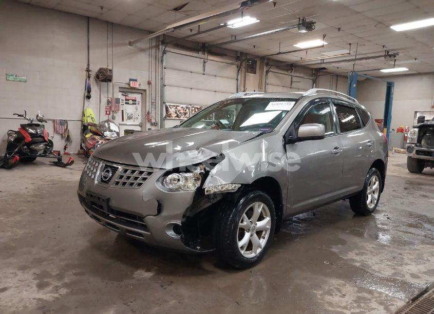 Photo 2 of 2010 Nissan Rogue SL (VIN JN8AS5MV3AW100744)