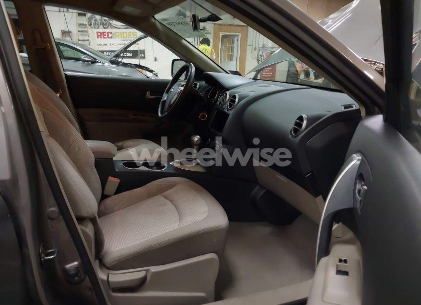 Photo 5 of 2010 Nissan Rogue SL (VIN JN8AS5MV3AW100744)