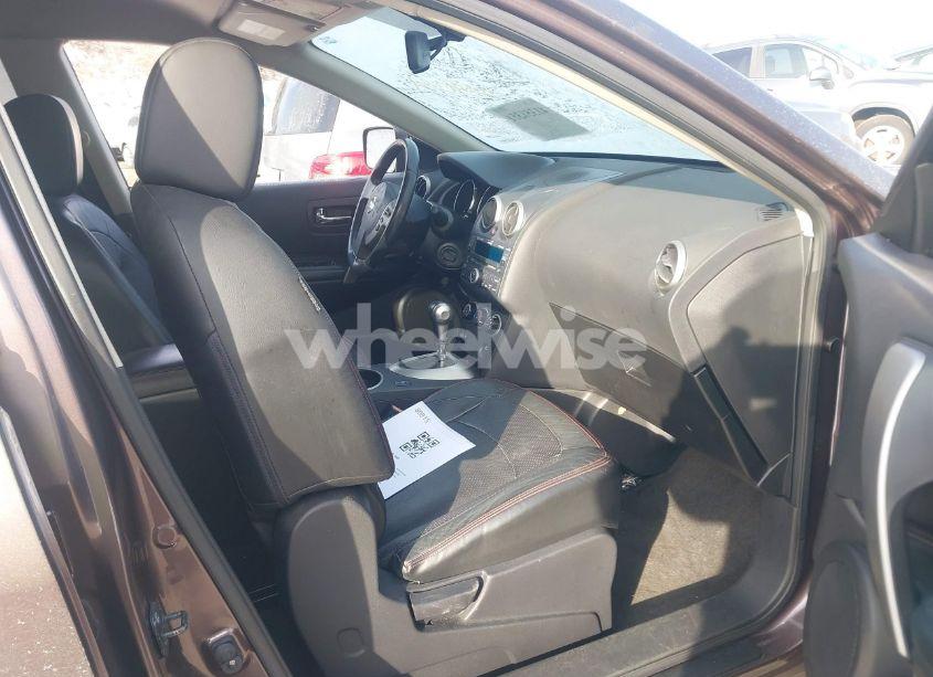 Photo 5 of 2010 Nissan Rogue SL (VIN JN8AS5MV3AW109556)