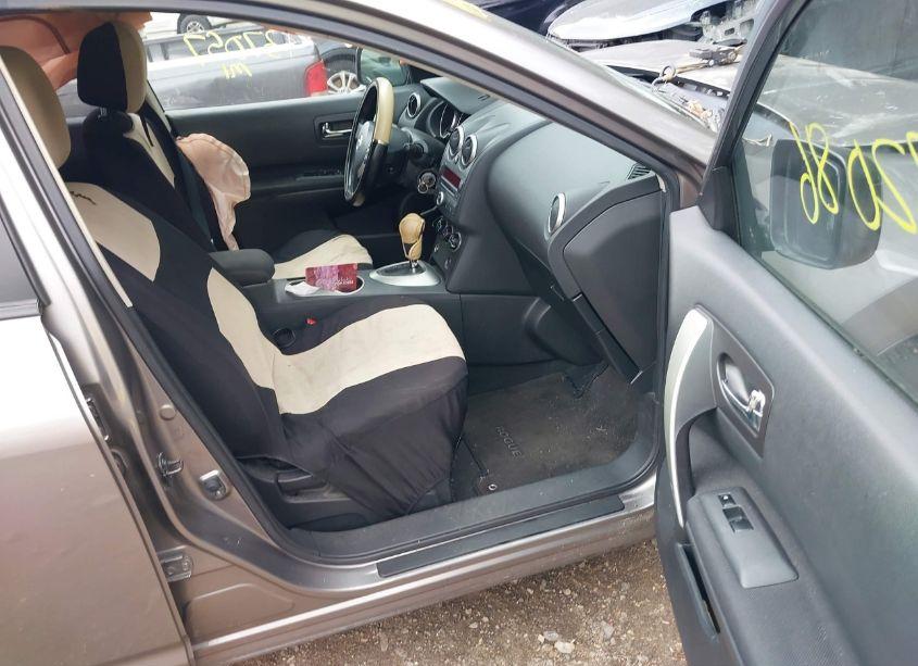 Photo 5 of 2010 Nissan Rogue S (VIN JN8AS5MV3AW607305)