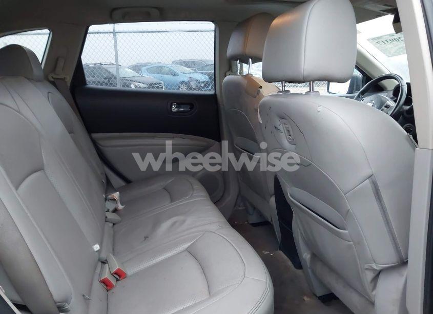 Photo 8 of 2010 Nissan Rogue S/SL/KROM (VIN JN8AS5MV3AW611435)