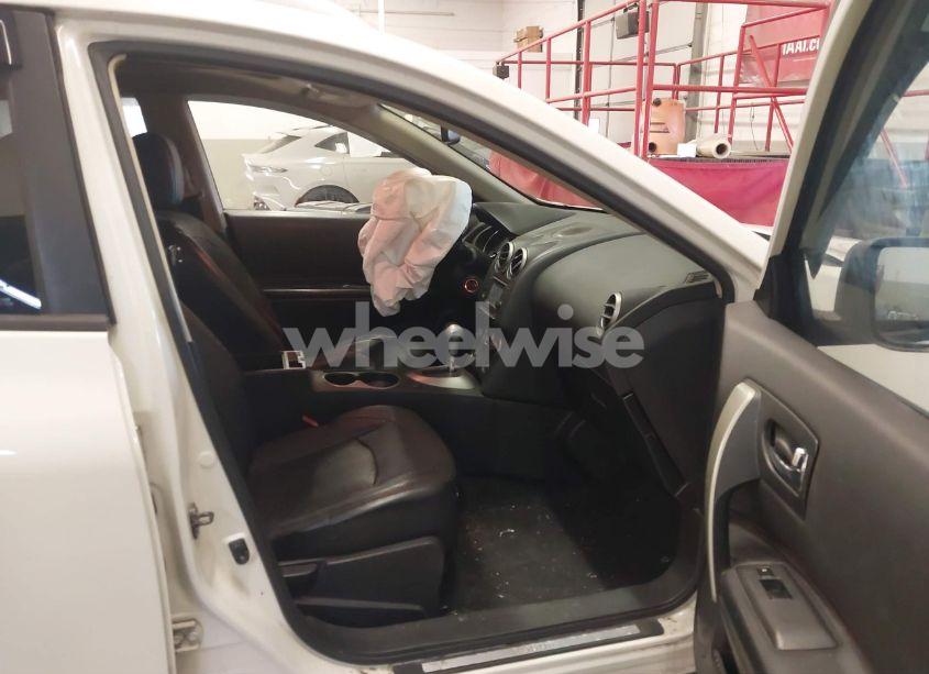 Photo 5 of 2011 Nissan Rogue SV (VIN JN8AS5MV3BW278476)