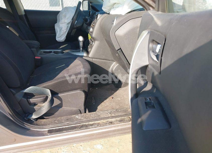 Photo 5 of 2011 Nissan Rogue S (VIN JN8AS5MV3BW682538)