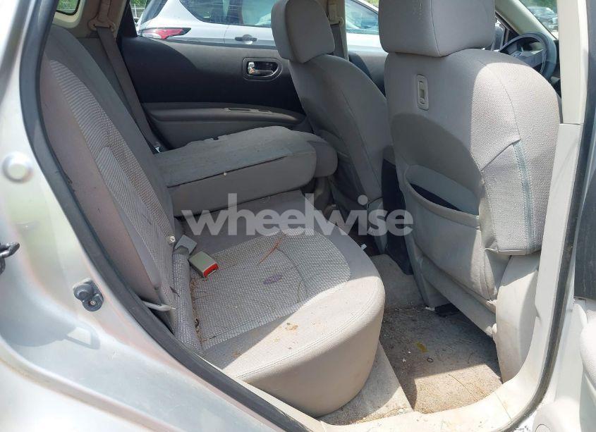 Photo 8 of 2011 Nissan Rogue SV (VIN JN8AS5MV3BW689568)