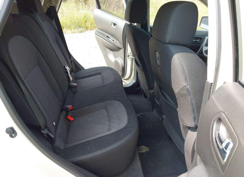 Photo 8 of 2013 Nissan Rogue SV (VIN JN8AS5MV3DW109884)