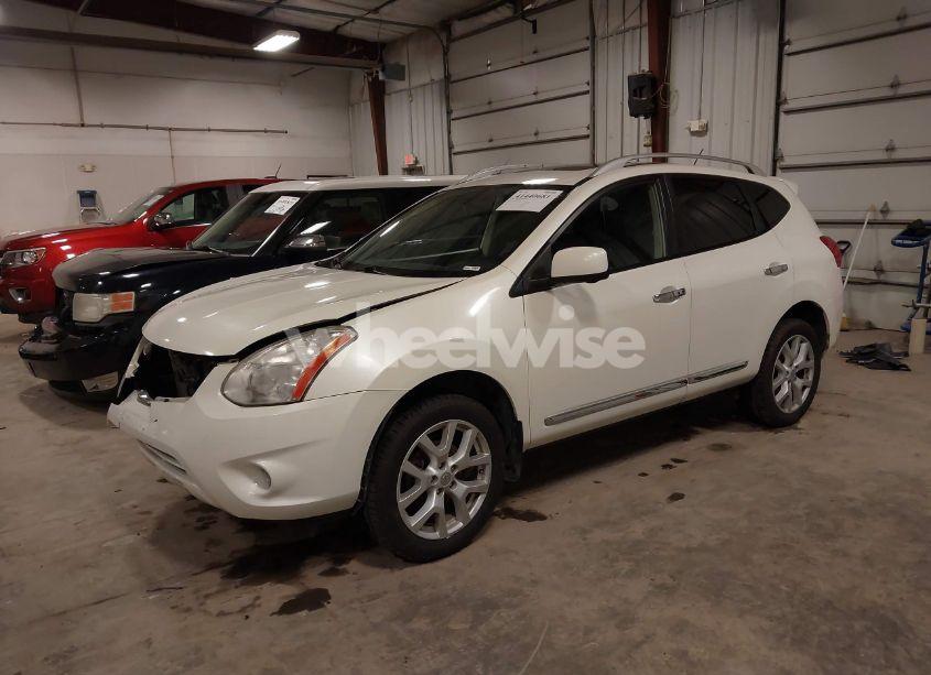 Photo 2 of 2013 Nissan Rogue SV W/SL PKG (VIN JN8AS5MV3DW611567)