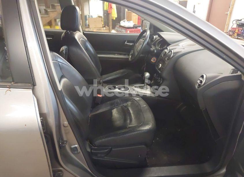 Photo 5 of 2013 Nissan Rogue S (VIN JN8AS5MV3DW623363)