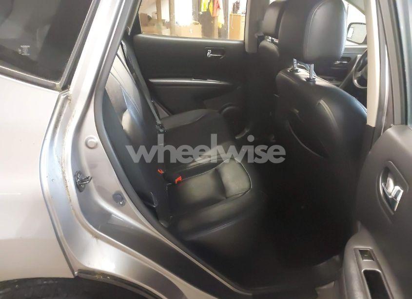 Photo 8 of 2013 Nissan Rogue S (VIN JN8AS5MV3DW623363)