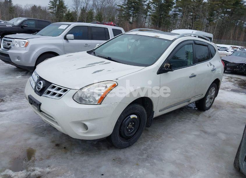 Photo 2 of 2013 Nissan Rogue SV W/SL PKG (VIN JN8AS5MV3DW640342)