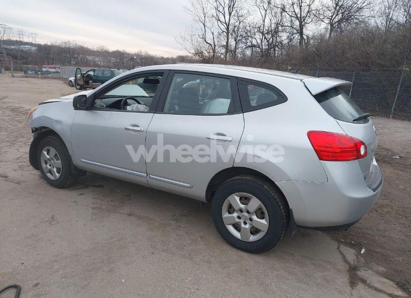 Photo 3 of 2013 Nissan Rogue S (VIN JN8AS5MV3DW646657)