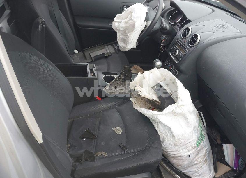 Photo 5 of 2013 Nissan Rogue S (VIN JN8AS5MV3DW646657)