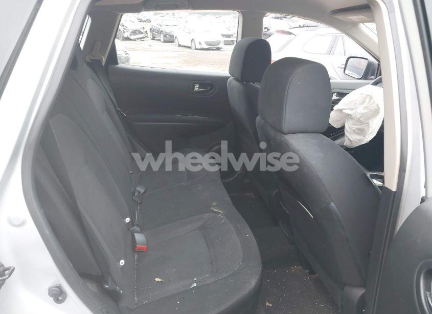 Photo 8 of 2013 Nissan Rogue S (VIN JN8AS5MV3DW646657)