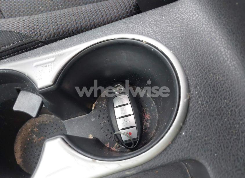 Photo 11 of 2013 Nissan Rogue SV (VIN JN8AS5MV3DW648747)