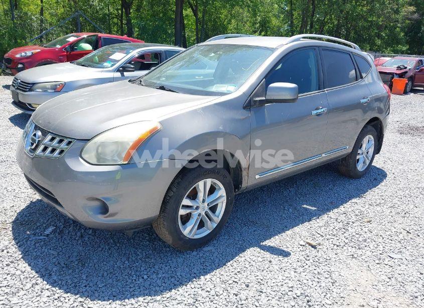 Photo 2 of 2013 Nissan Rogue SV (VIN JN8AS5MV3DW654080)