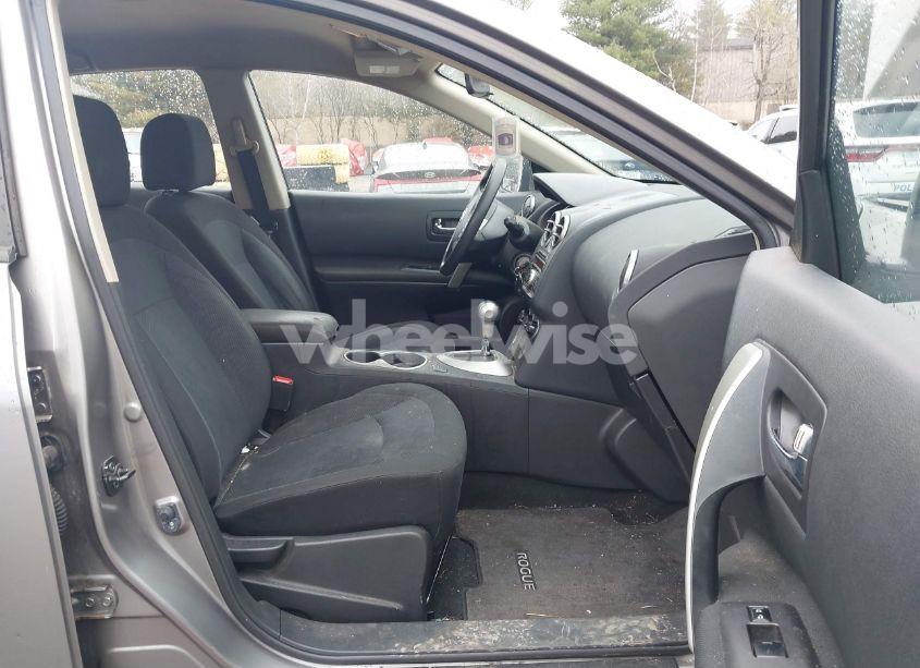 Photo 5 of 2013 Nissan Rogue S (VIN JN8AS5MV3DW655682)