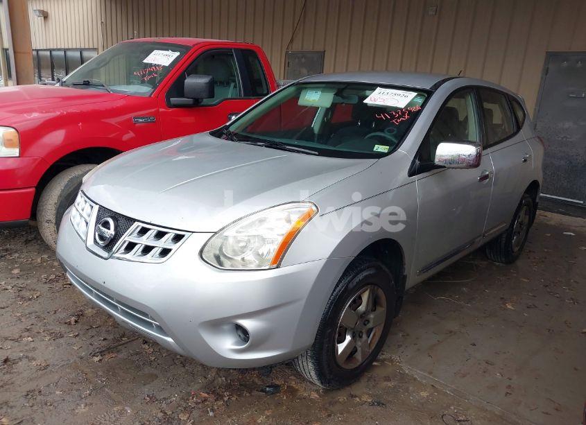 Photo 2 of 2013 Nissan Rogue S (VIN JN8AS5MV3DW660994)