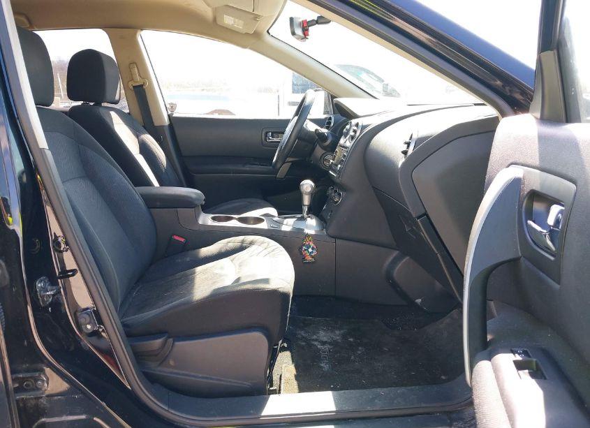 Photo 5 of 2013 Nissan Rogue S (VIN JN8AS5MV3DW661157)