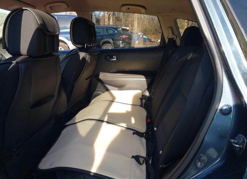 Photo 8 of 2013 Nissan Rogue S (VIN JN8AS5MV3DW663071)