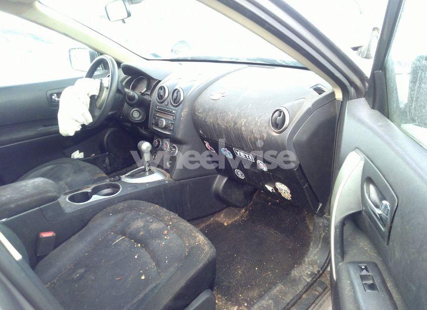 Photo 5 of 2014 Nissan Rogue SELECT S (VIN JN8AS5MV3EW201109)