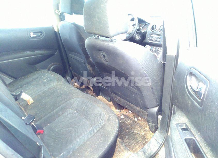 Photo 8 of 2014 Nissan Rogue SELECT S (VIN JN8AS5MV3EW201109)