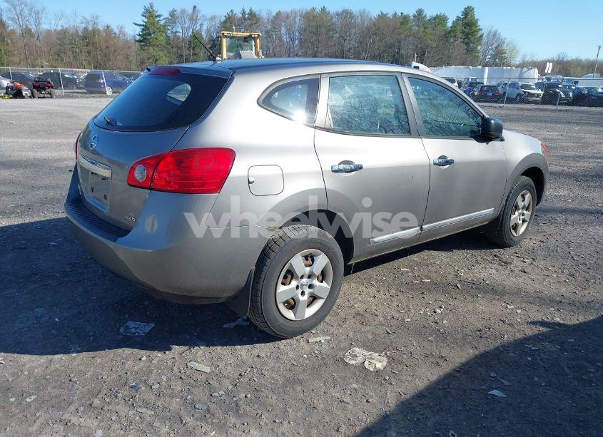 Photo 4 of 2014 Nissan Rogue SELECT S (VIN JN8AS5MV3EW708141)