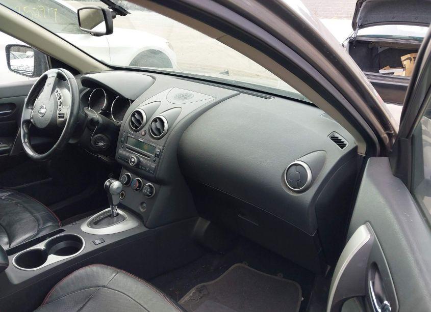 Photo 5 of 2010 Nissan Rogue SL (VIN JN8AS5MV4AW112739)